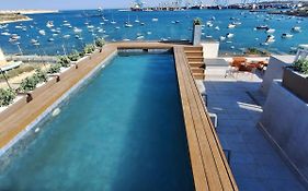South32 Hotel